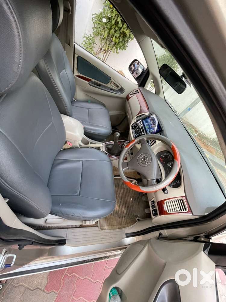 Toyota Innova 2011. Less Driven.