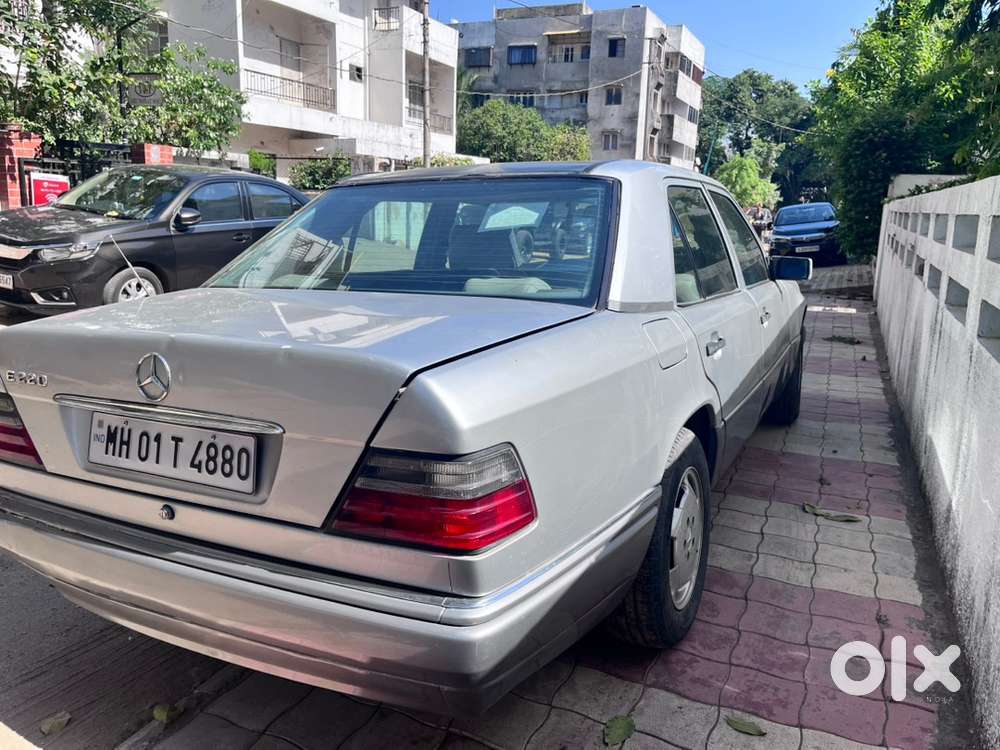 Mercedes Benz Classic W124 E220 Petrol Manual