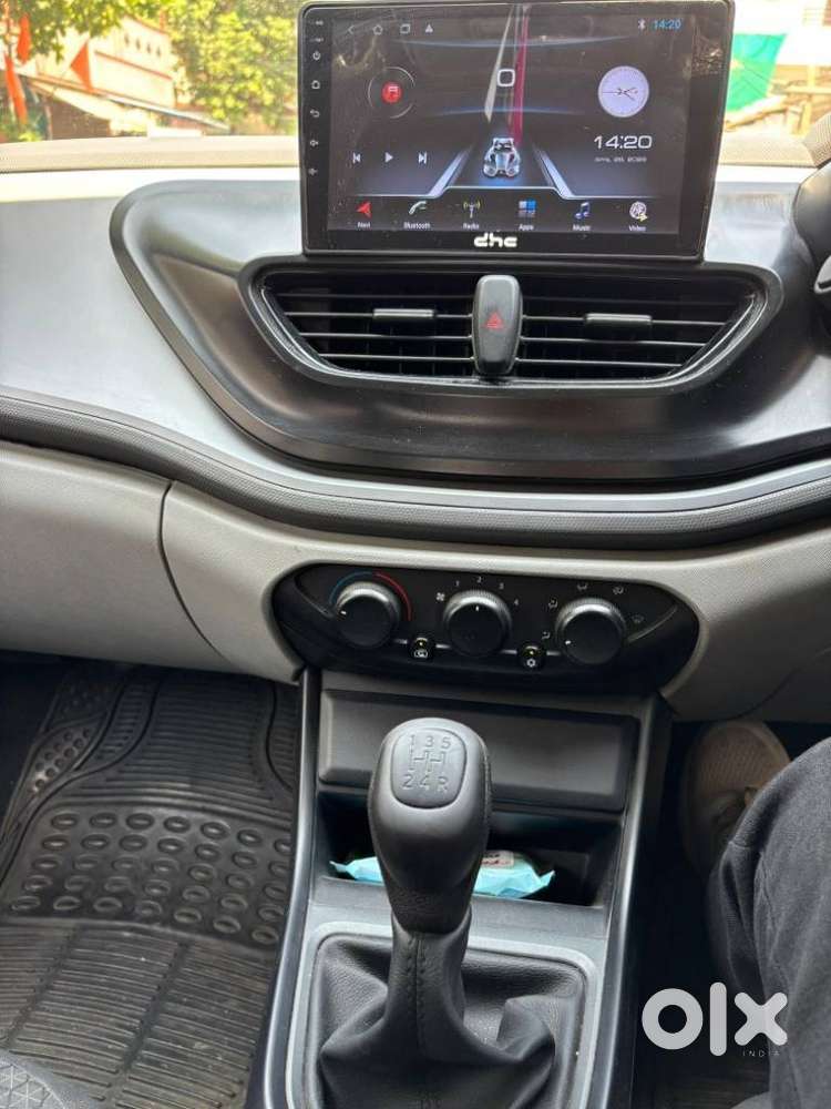 Tata Altroz 1.2 Xe, 2021, Petrol