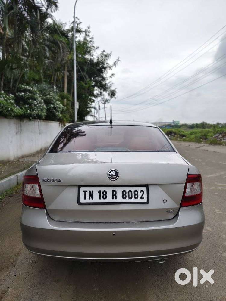 Skoda Rapid Elegance 1.6 Tdi Cr Manual, 2013, Diesel
