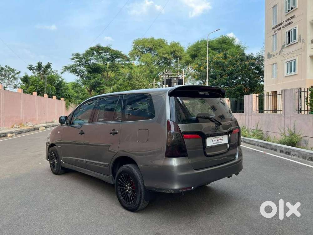 Toyota Innova 2.5 Gx (diesel) 8 Seater Bs Iv, 2014, Diesel