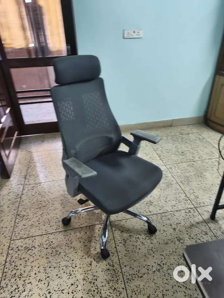 Office chair height adjustable