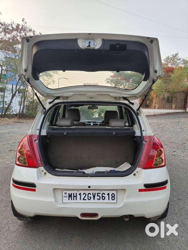 Maruti Suzuki Swift Vxi 1.2 Abs Bs-iv, 2011, Petrol