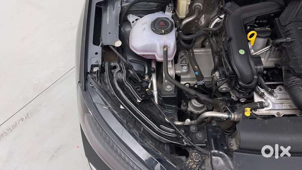 Skoda Slavia Ambition 1.0l Tsi At, 2023, Petrol