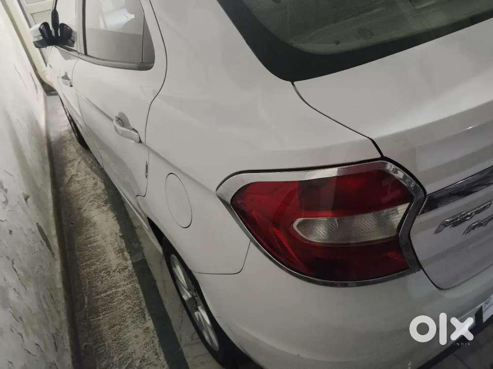 Ford Aspire Titanium Blu 2017