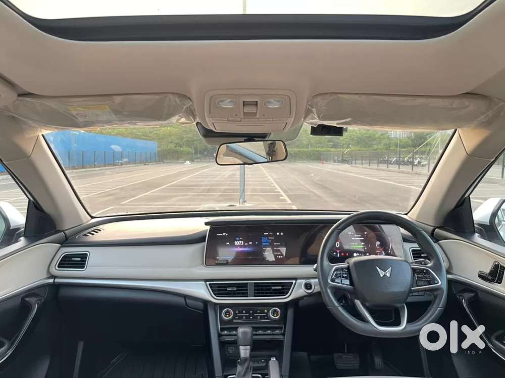 Mahindra Xuv700 2.2 Ax 7 Diesel At Luxury Pack Str, 2024, Diesel