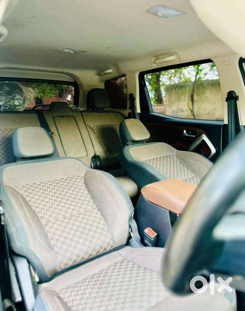 Mahindra Scorpio N Z2 Petrol Mt 7 Str, 2025, Petrol