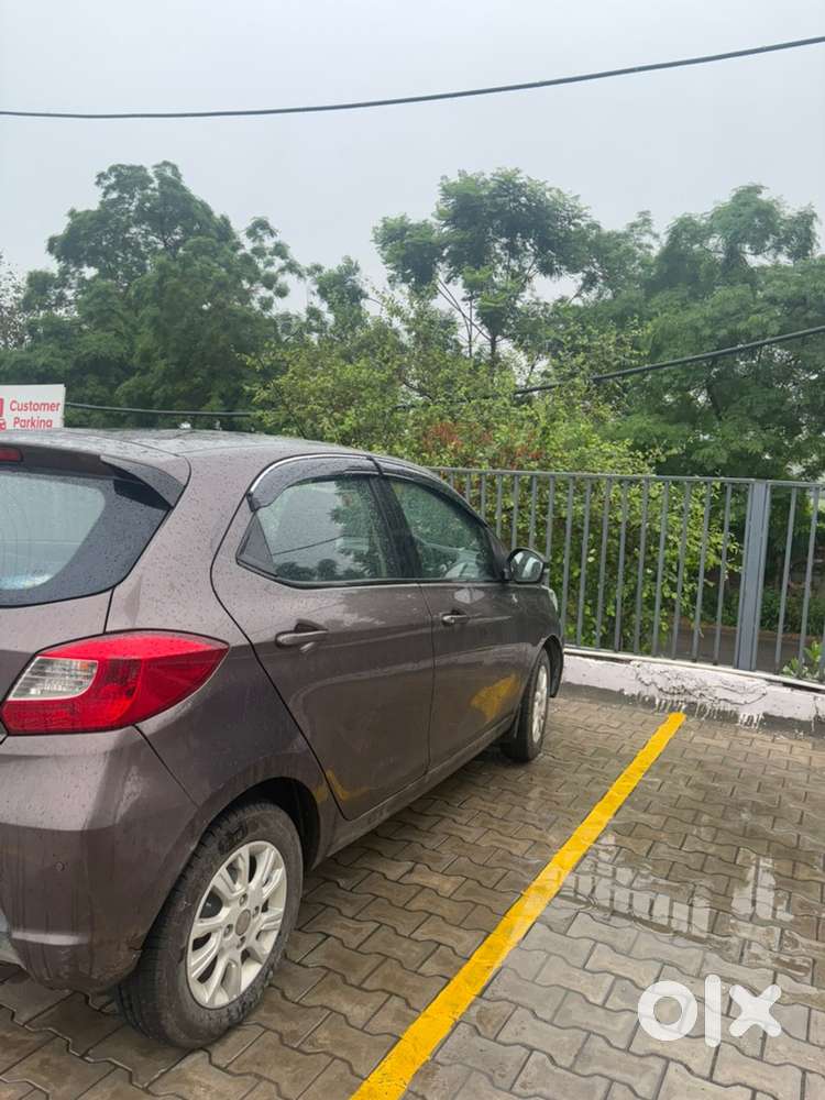 Tata Tiago Petrol Car 2017