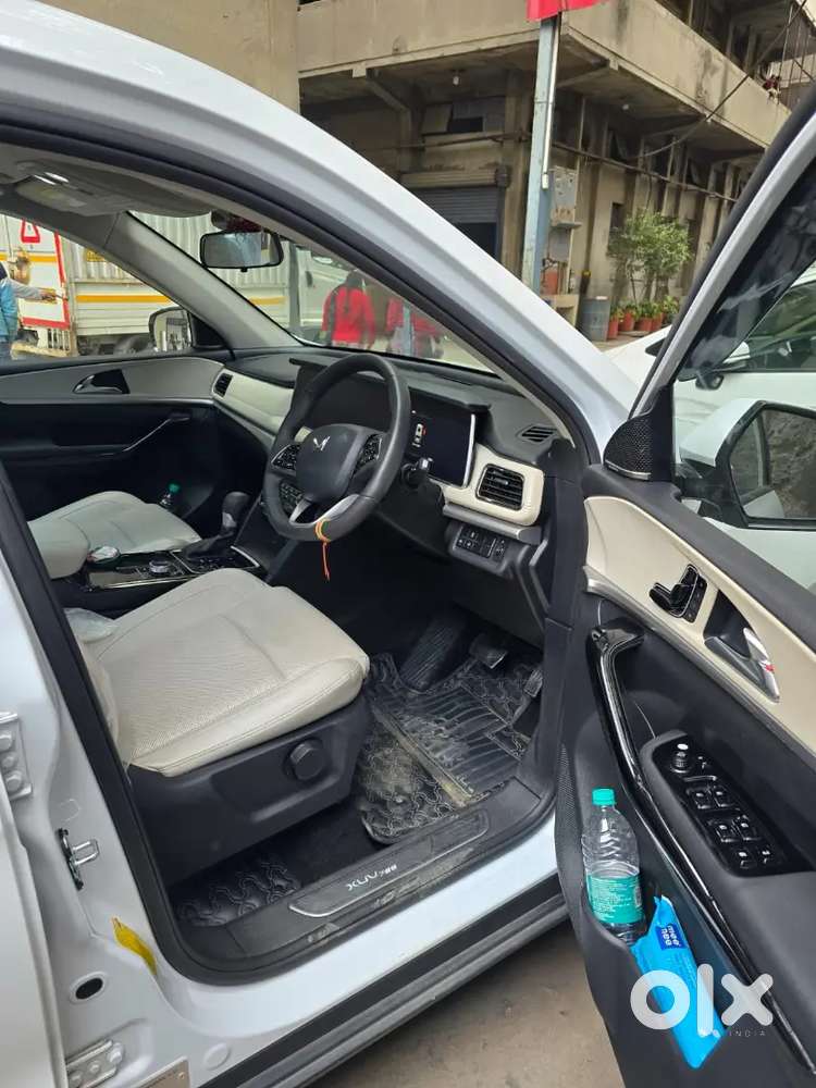 Mahindra Xuv 700 Diesel Automatic 15000 Km Showroom Condition