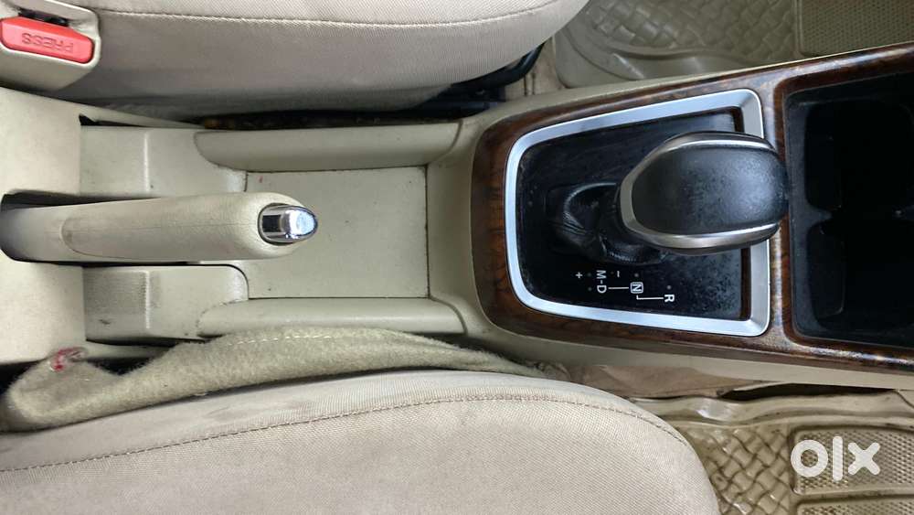 Maruti Suzuki Swift Dzire Zxi + Amt, 2017, Petrol