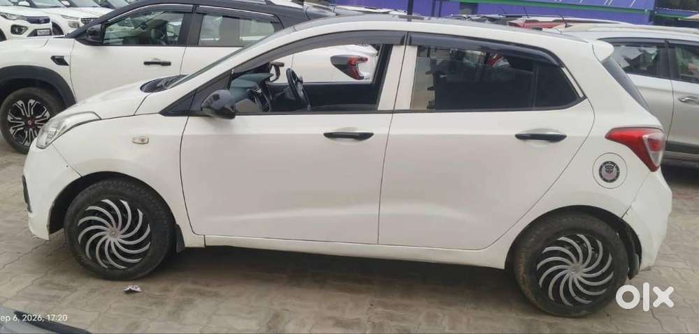 Hyundai I10 Diesel  12/ 2017  77000 Chala Hua...  Milg 26 Ka...  Rate3