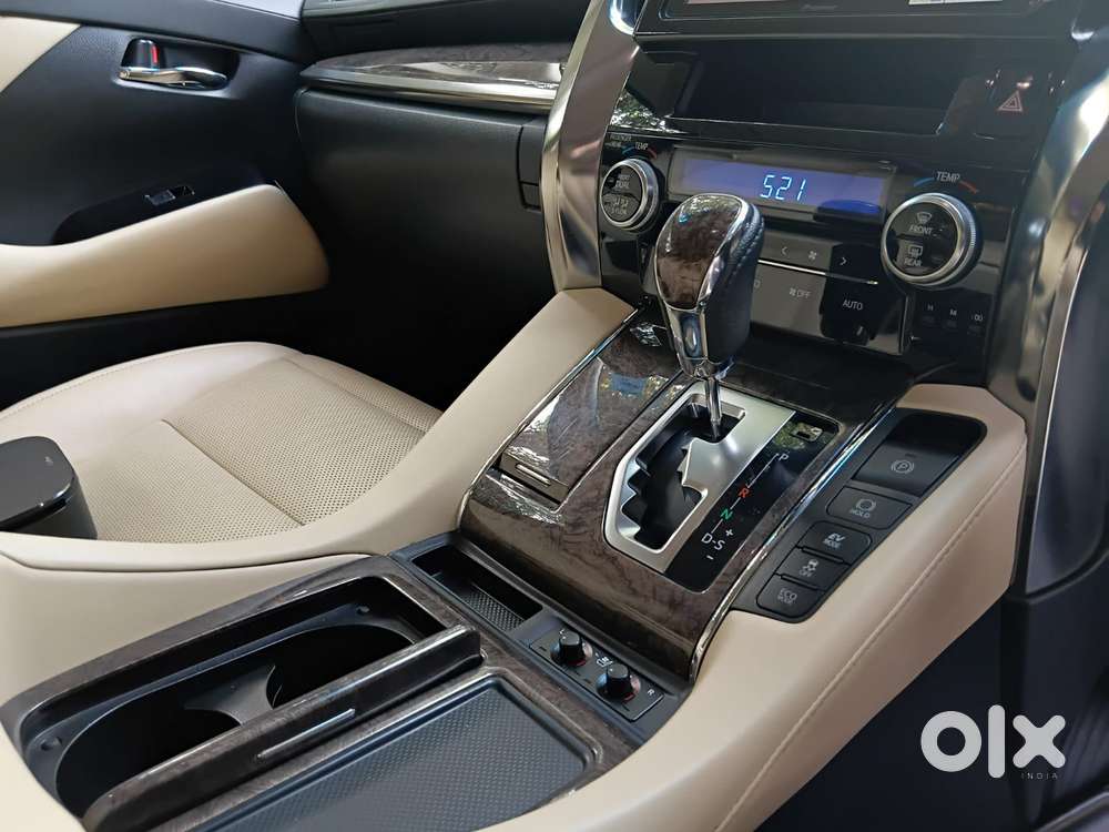 Toyota Vellfire 2.5 Hybrid, 2022, Petrol