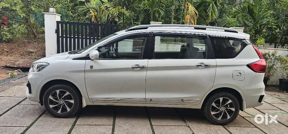 Toyota Rumion 2023 Petrol Well Maintained