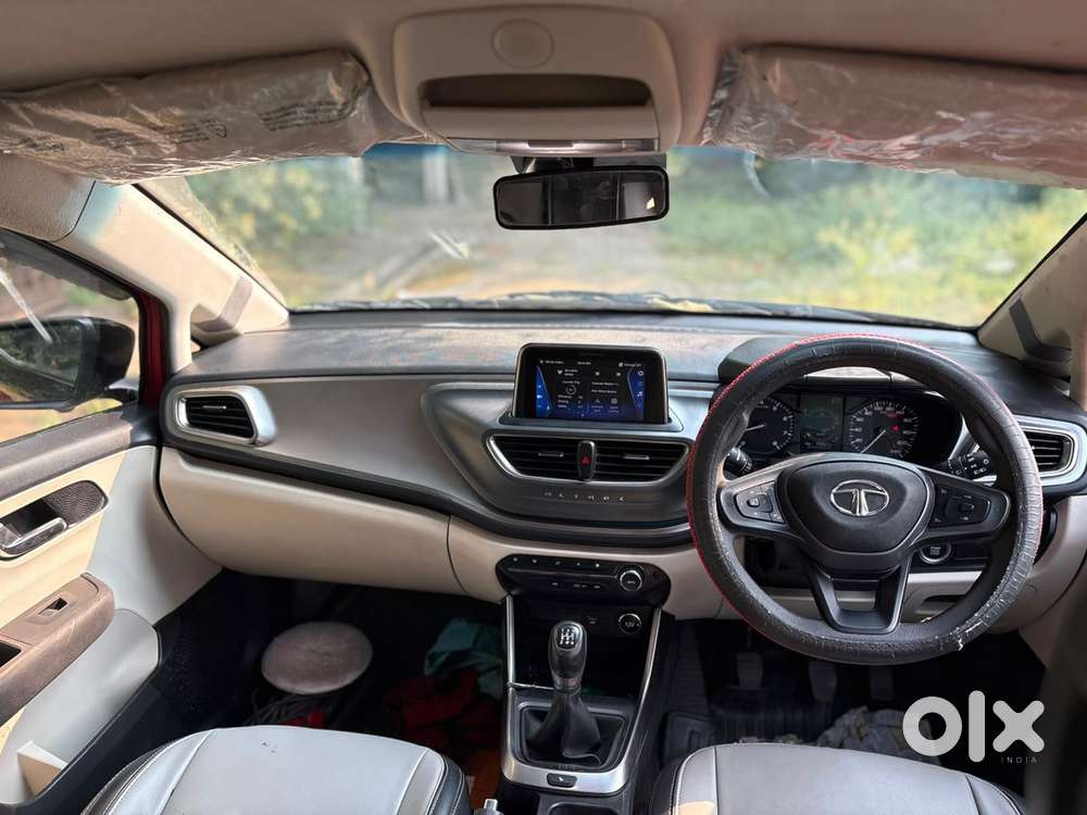Tata Altroz Petrol 2021