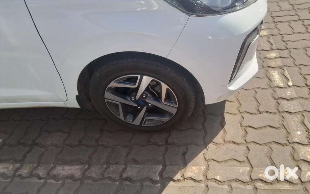 (taxi ) Hyundai Aura (sx Cng) Top Vairiant