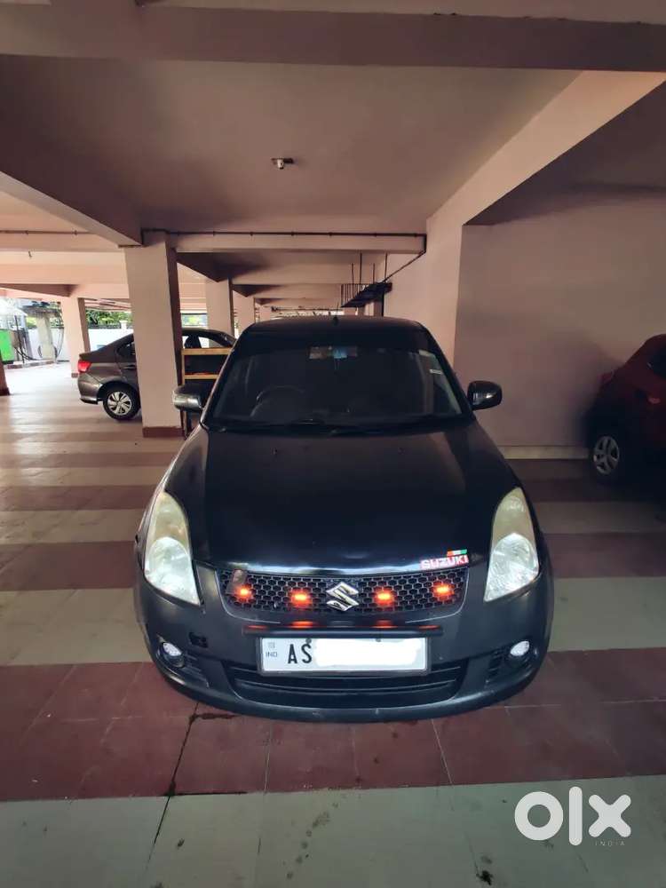 Maruti Swift Zxi 1.3l Original Black Colour In Mint Condition.