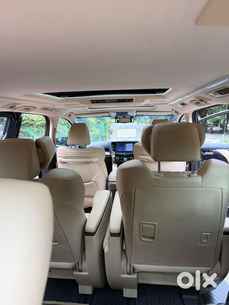 Toyota Vellfire Vip – Executive Lounge, 2023, Cng & Hybrids