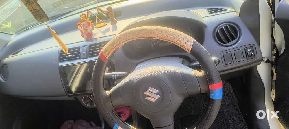 मेरी गाड़ी में कोही भी काम नही हे मुझे पैसे की जरूरत हे इस लिए बेचनाहे