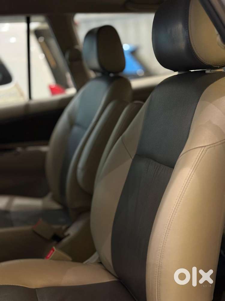 Toyota Innova 2.5 Z Diesel 7 Seater Bs Iv, 2015, Diesel