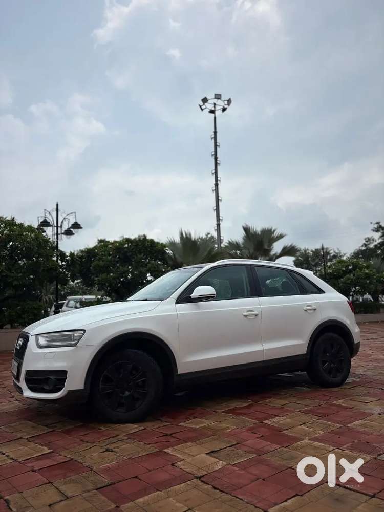 Premium & Catchy Luxury Audi Q3 Diesel Suv With  Panaromic Sunroof