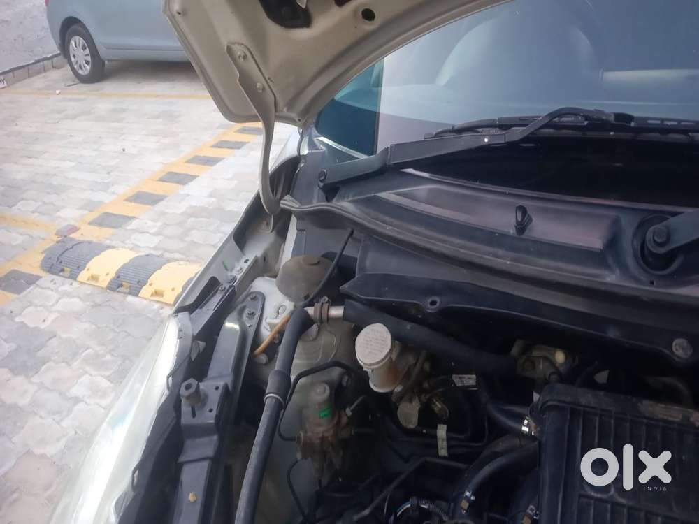 Maruti Suzuki Swift Vxi Cng, 2012, Cng & Hybrids