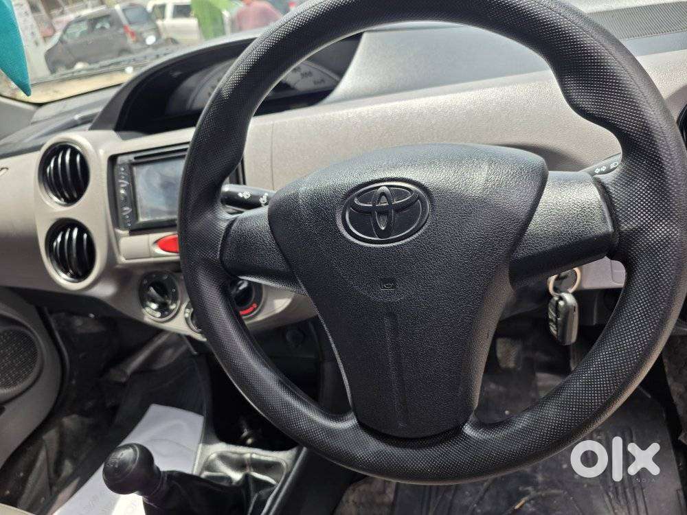 Toyota Etios Xclusive Petrol, 2011, Petrol
