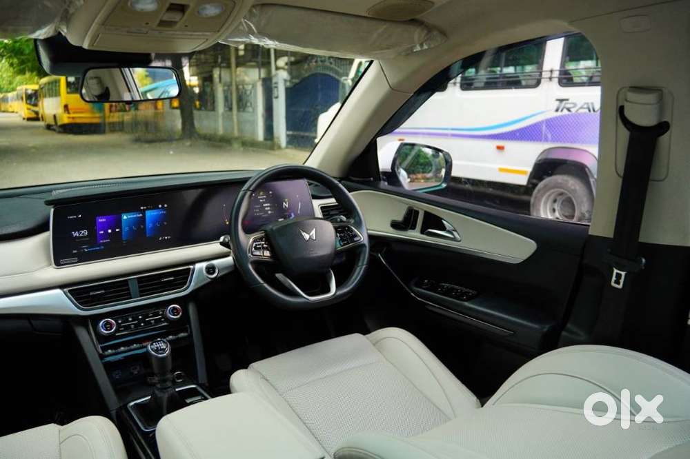 Mahindra Xuv700 2.2 Ax 7 Diesel Mt Luxury Pack Str, 2024, Diesel
