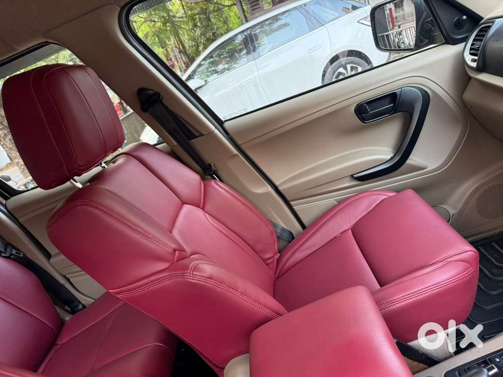 Mahindra Bolero Neo N8