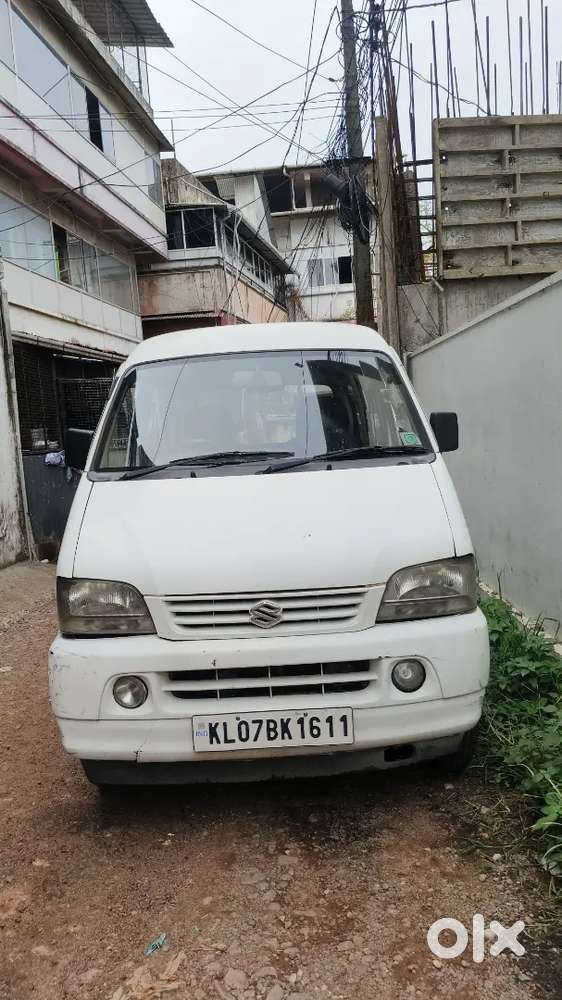 White Versa 2008 Model