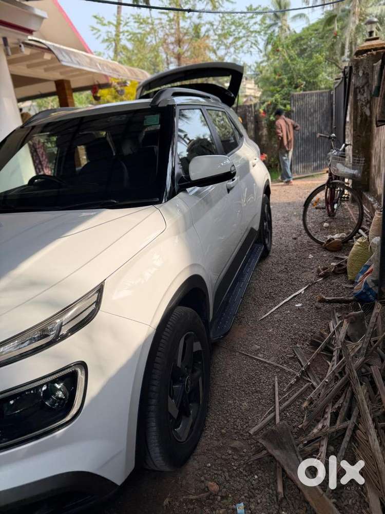 Hyundai Venue 2020 Diesel 80000 Km Driven