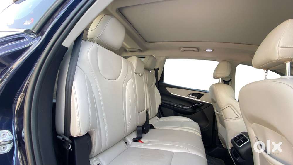Mahindra Xuv700 2.0 Ax 7 Petrol At Str, 2021, Petrol