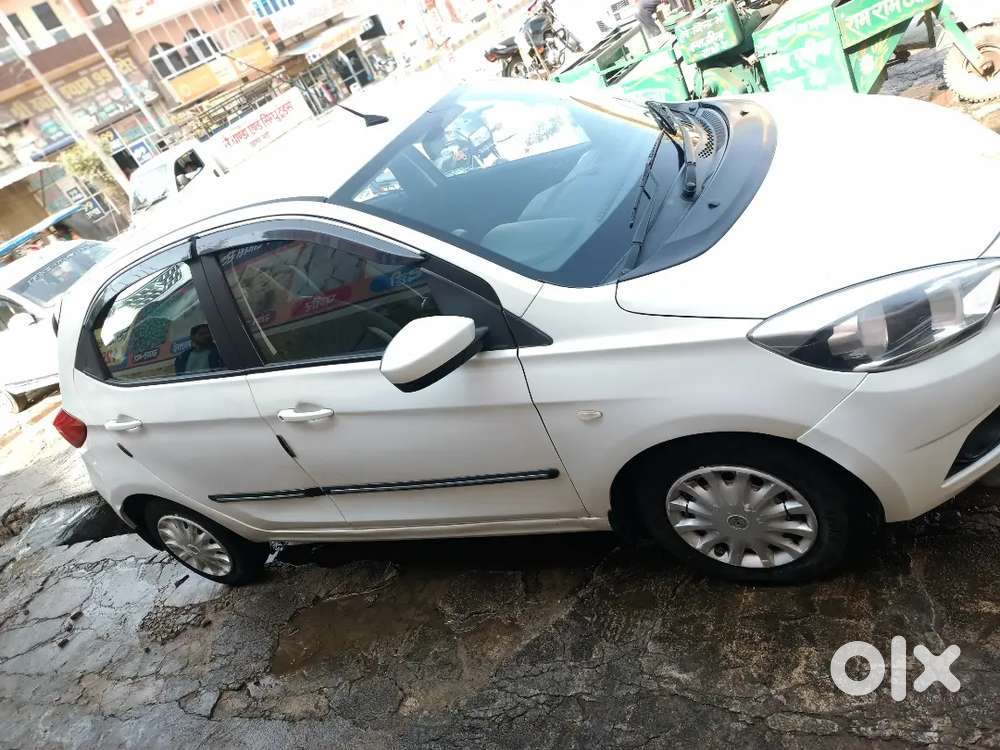 Bilkul Ok Gaddi Hai Koi Kaam Nahi Hai