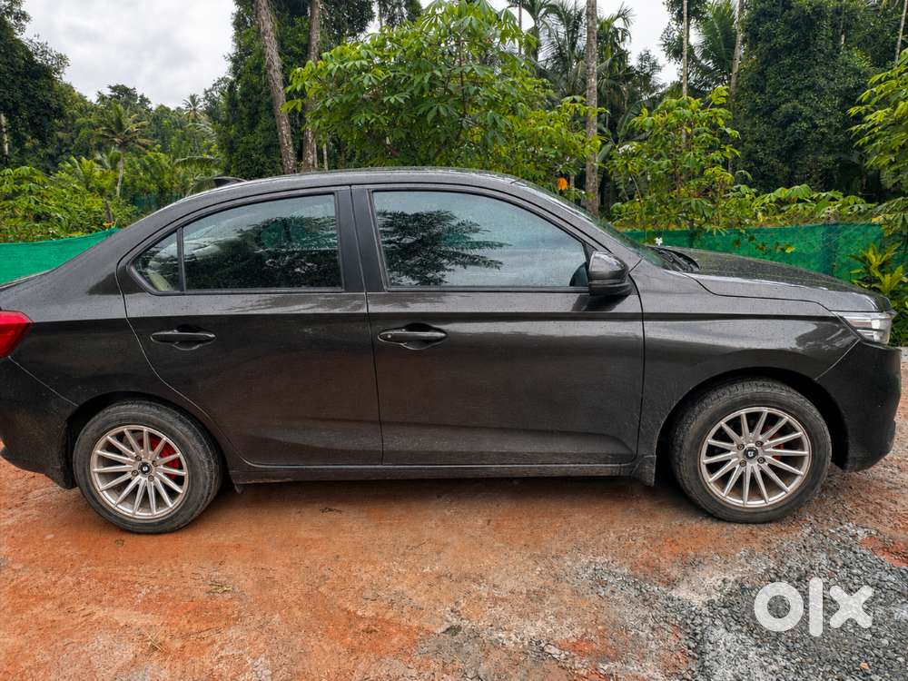 Well Maintained Honda Amaze For Urgent Sale