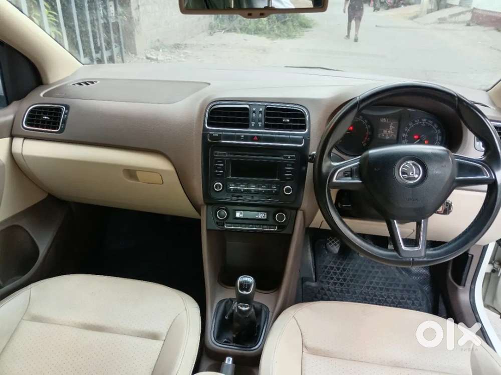 Skoda Rapid 1.5 Tdi Style/1.5 At Style, 2015, Diesel