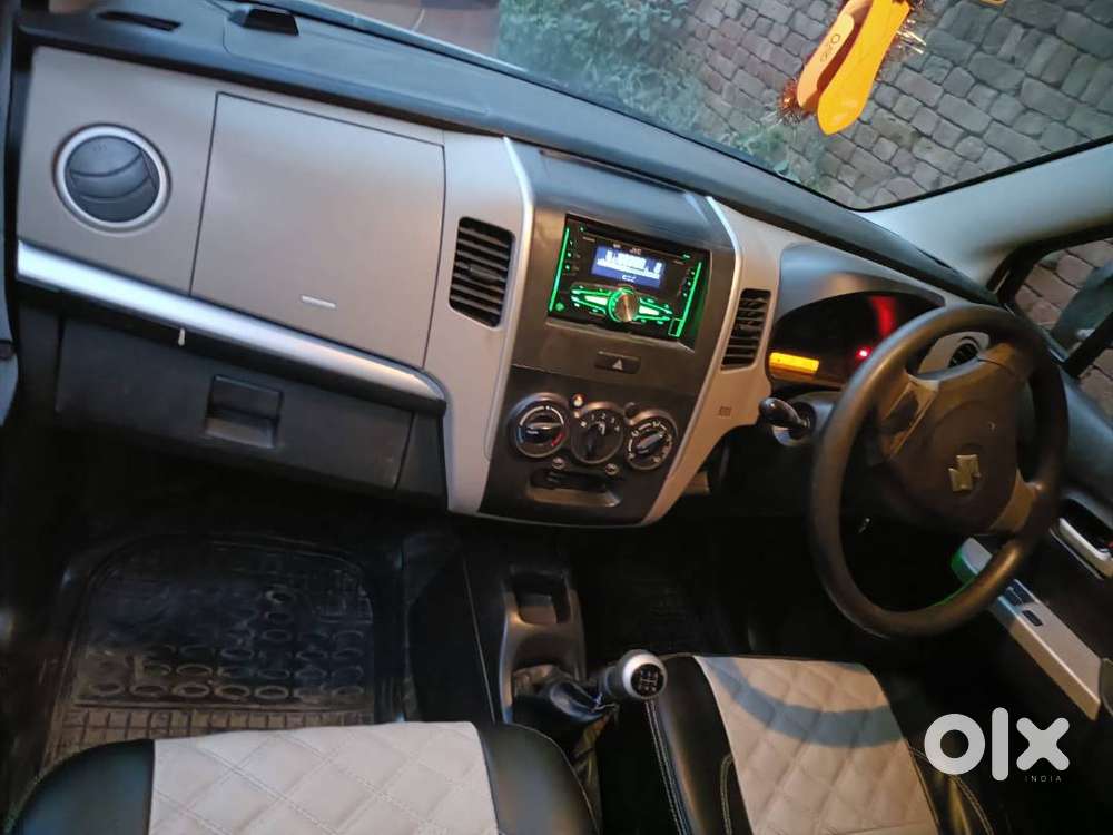 Well-maintained Wagonr 2015 Cng  Second Owner  Excellent Mileage
