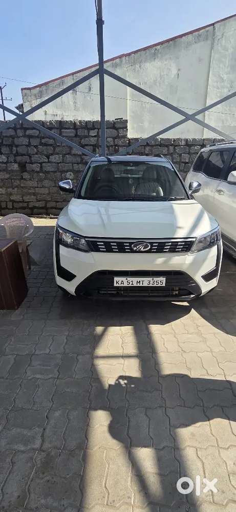 Car With Showroom Service