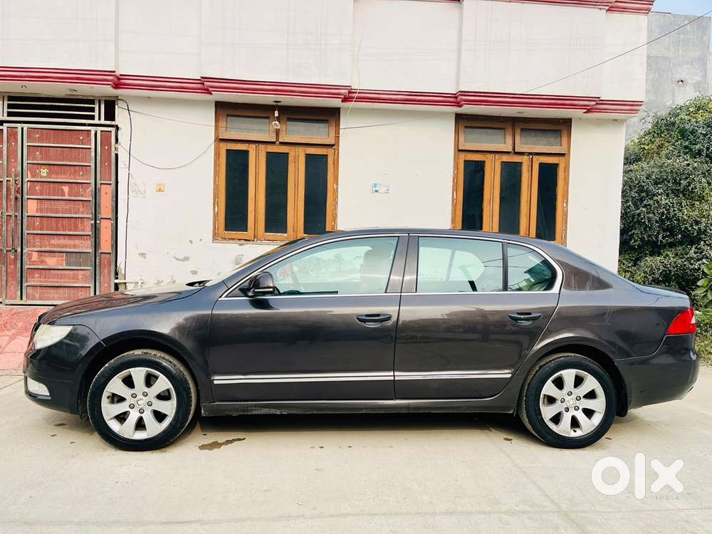Skoda Superb 2011 Petrol Well Maintained