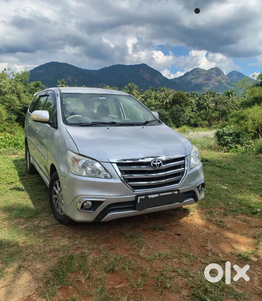Toyota Innova 2012 V Diesel Well Maintained