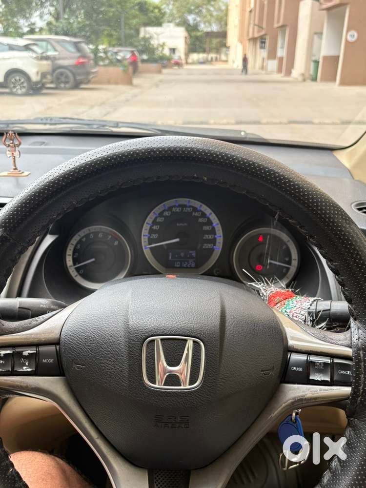 Selling My Honda City 1.5 V Mt Petrol.