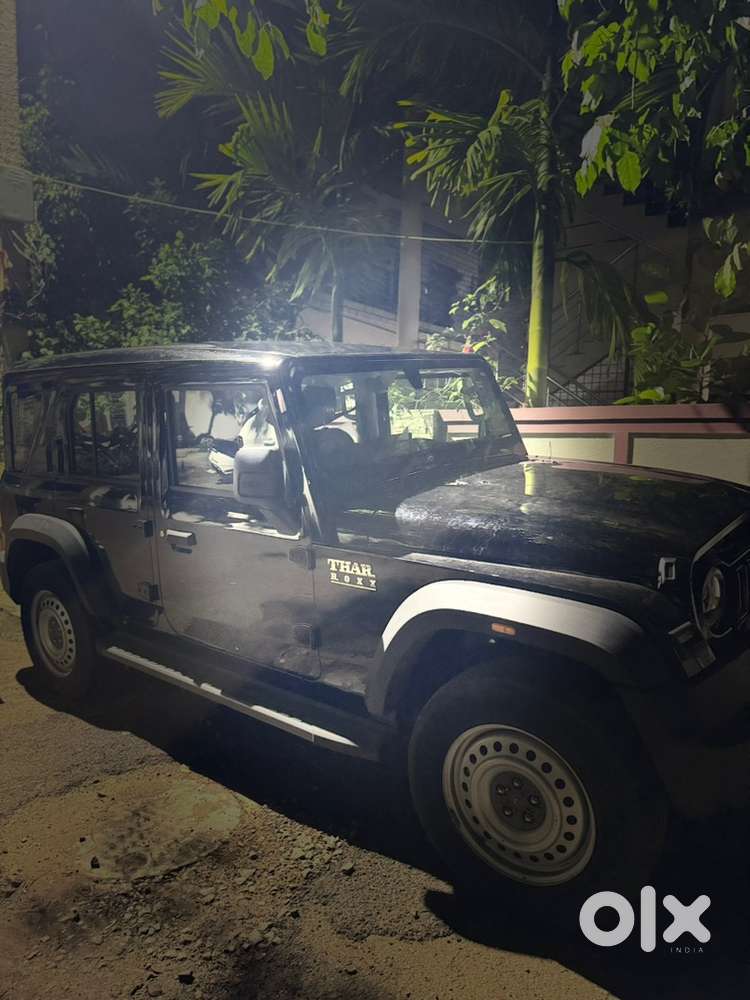 Mahindra Thar Roxx Petrol 2026