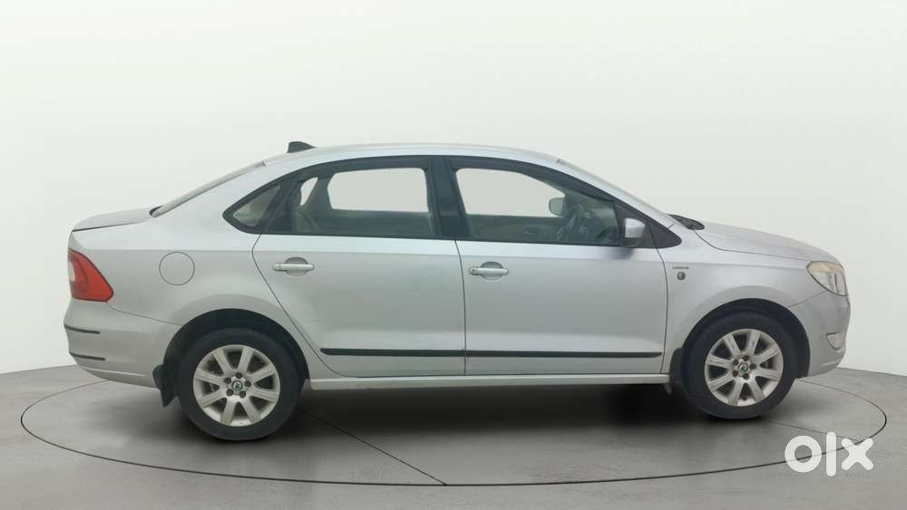 Skoda Rapid 1.6 Mpi Ambition, 2013, Petrol