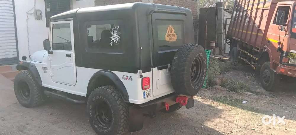Mahindra Thar Crdi 2.5 Thar 1 Genration With Mt Tyres And Smoke Rail.