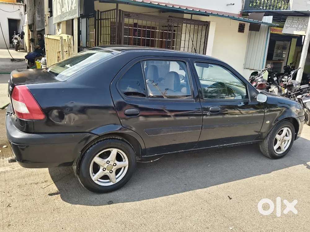 Ford Ikon 2005