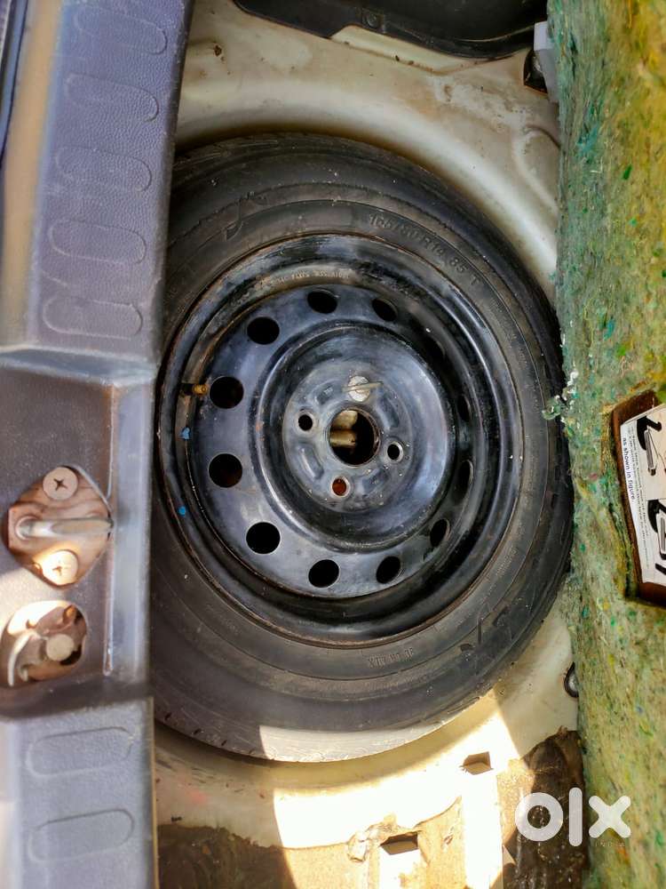 Maruti Suzuki Ritz Vxi, 2011, Petrol