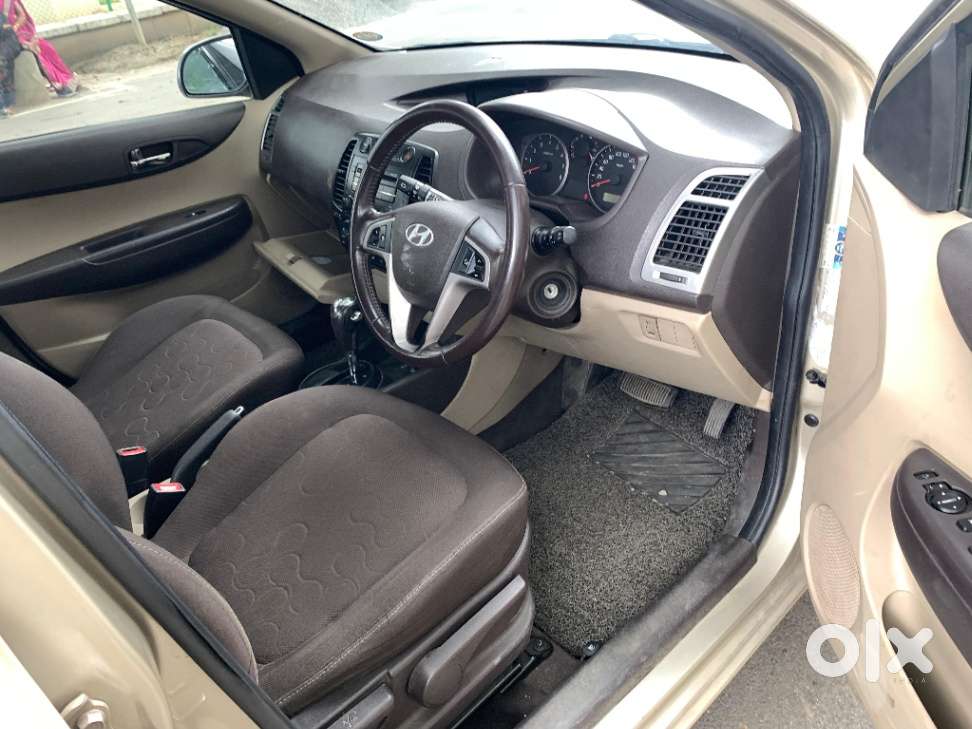 Hyundai I20 1.4 Asta (at), 2010, Petrol