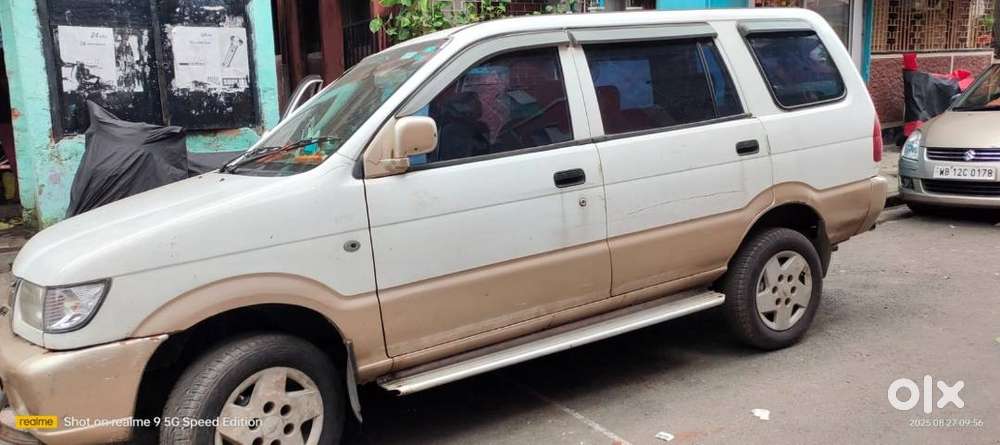 Well-maintained Tavera Used Only For Household Purposes24