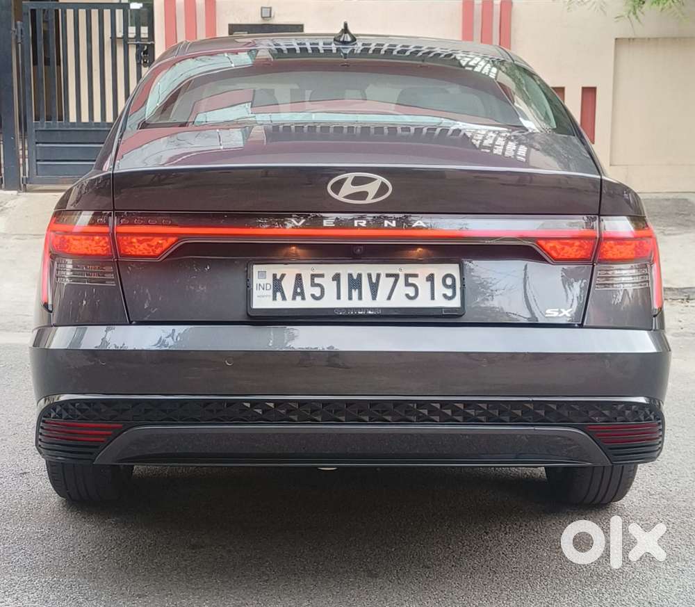 Hyundai Verna 1.5 Mpi Mt Sx (o), 2023, Petrol