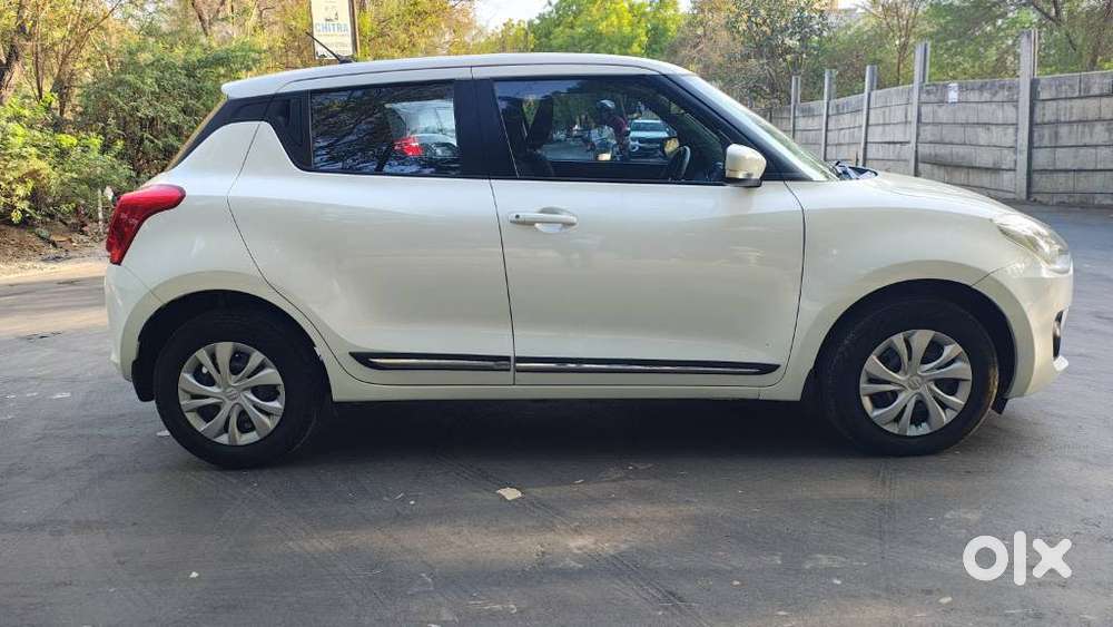 Maruti Suzuki Swift Vxi + Manual, 2022, Petrol
