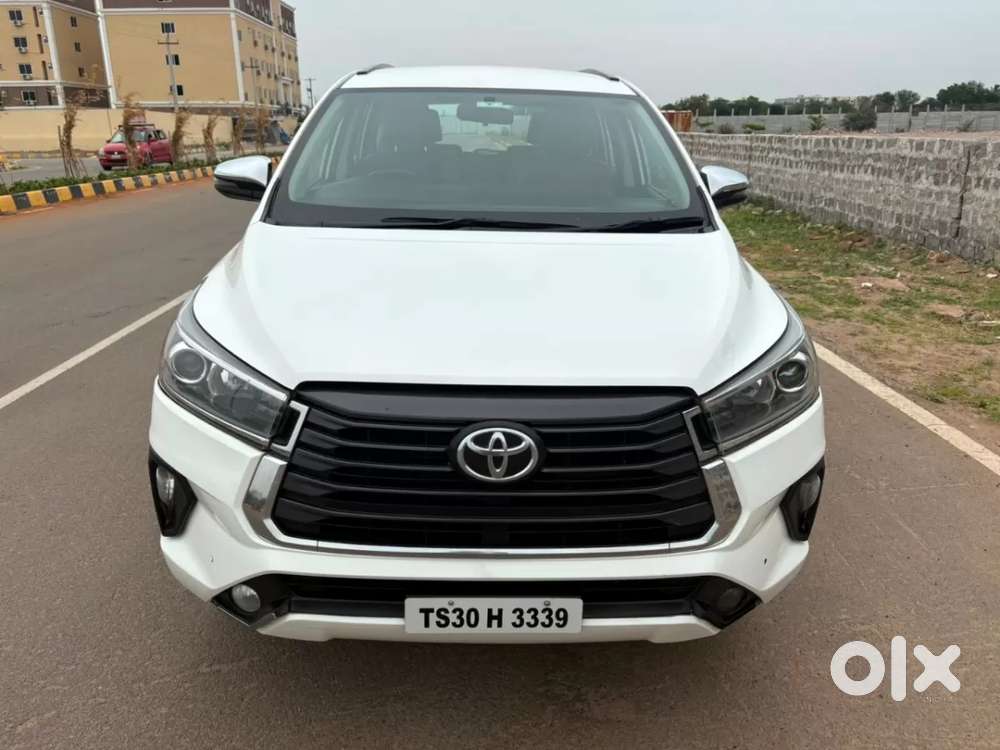 Toyota Innova Crysta 2.7 Zx At, 2022, Petrol
