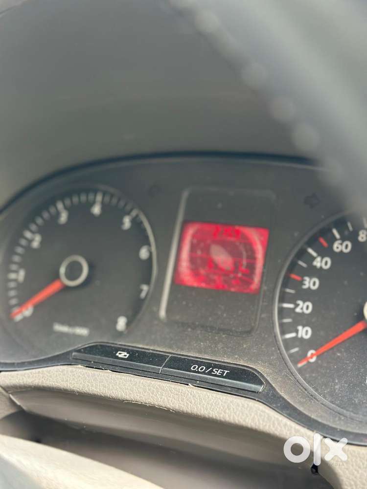 Volkswagen Vento 2010-2013 Petrol Highline, 2011, Petrol